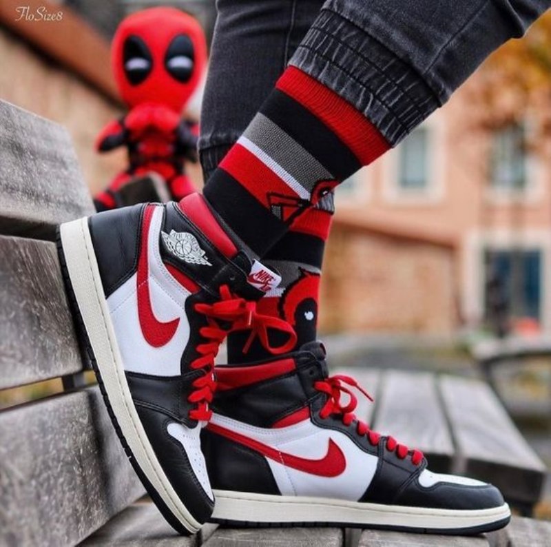 Air Jordan 1 Retro High Black Gym Red