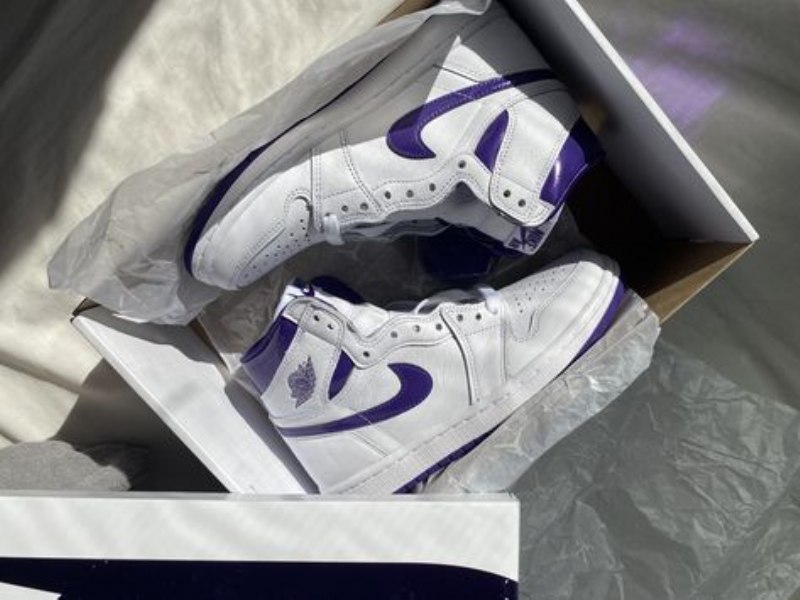 Air Jordan 1 Retro High Court Purple (2021)