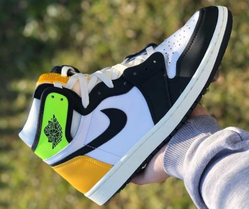 Air Jordan 1 Retro High Og Volt Gold
