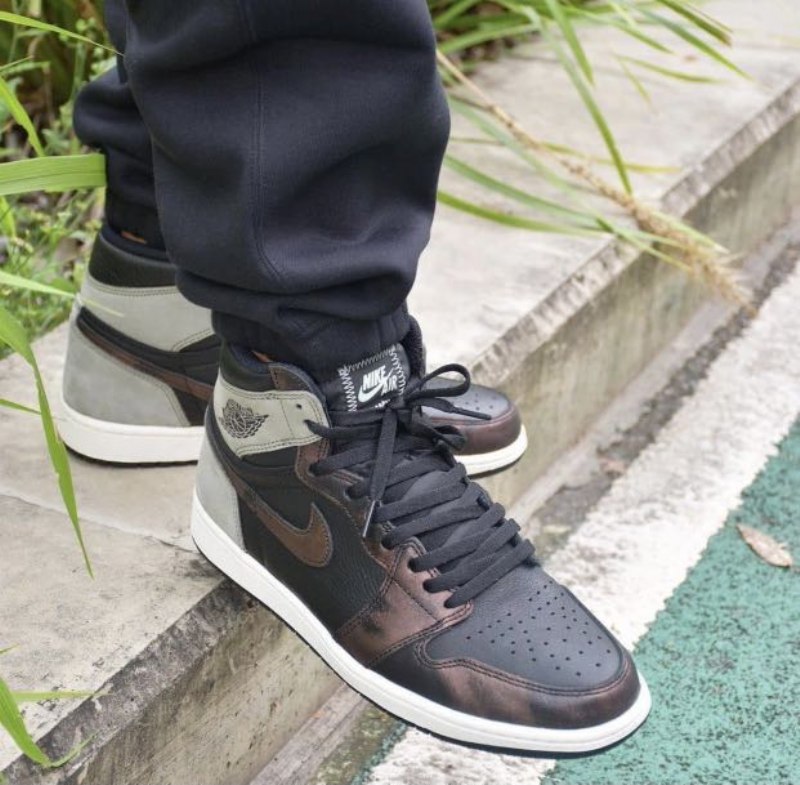 Air Jordan 1 Retro High Patina