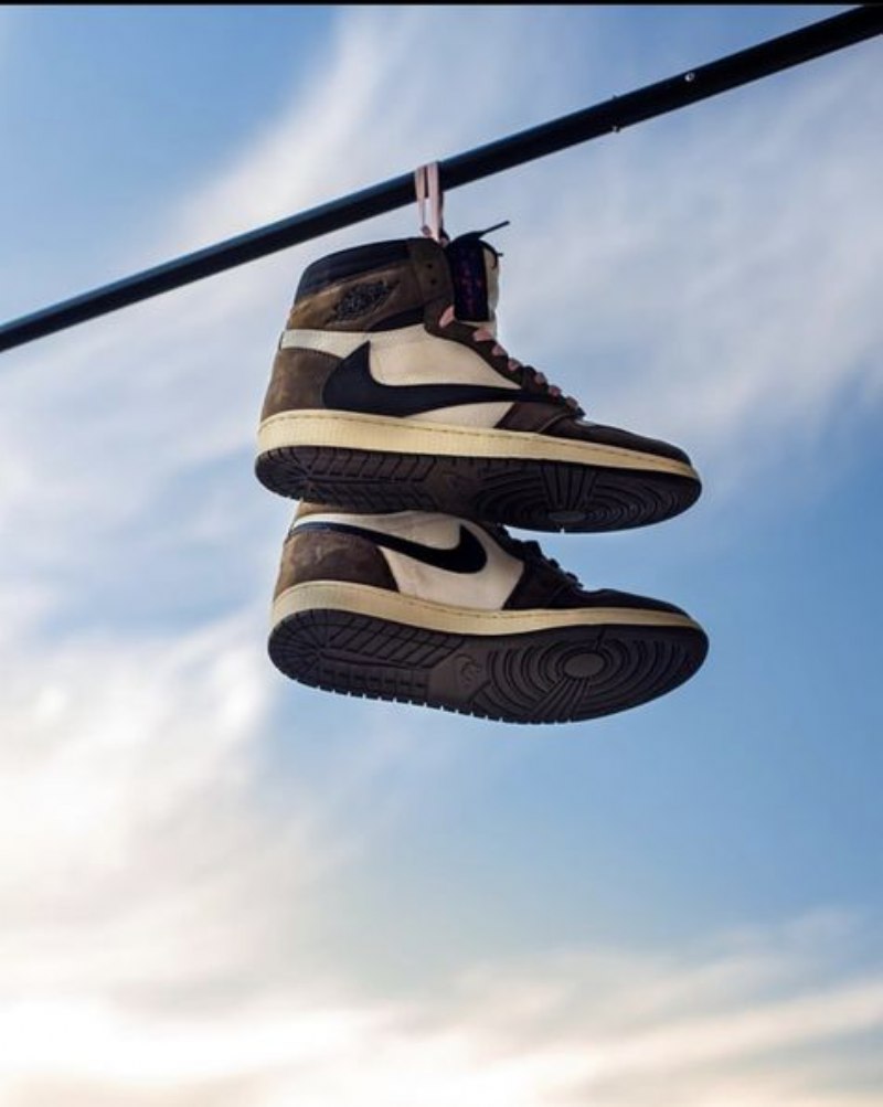 Air Jordan 1 Retro High Travis Scott Dark Mocha