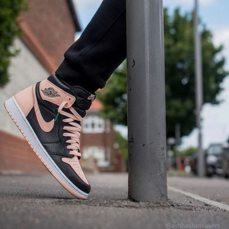 Air Jordan 1 Retro Korkea Musta Crimson Tint