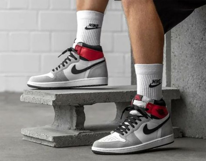 Air Jordan 1 Retro Korkea Vaalea Savun Harmaa