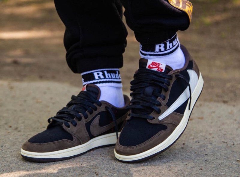 Air Jordan 1 Retro Low Travis Scott