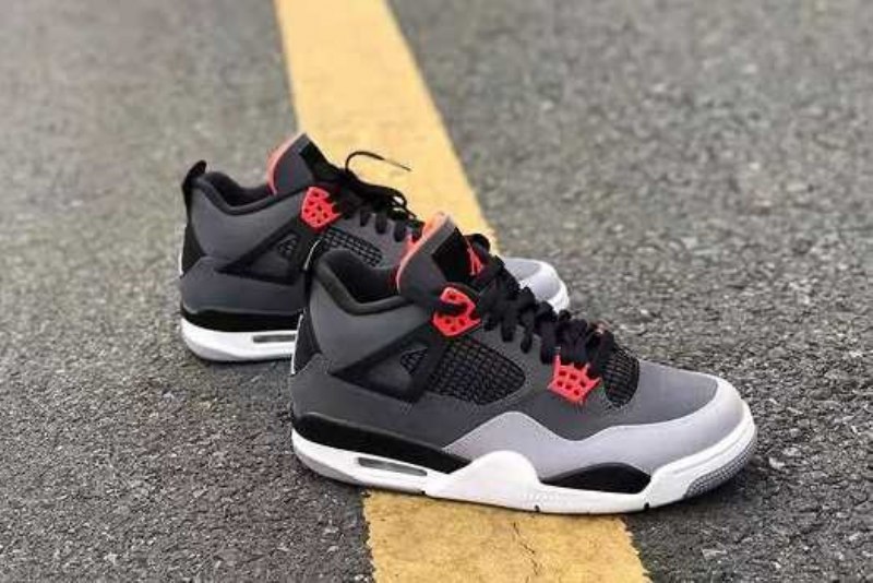 Air Jordan 4 Infrared (2022)