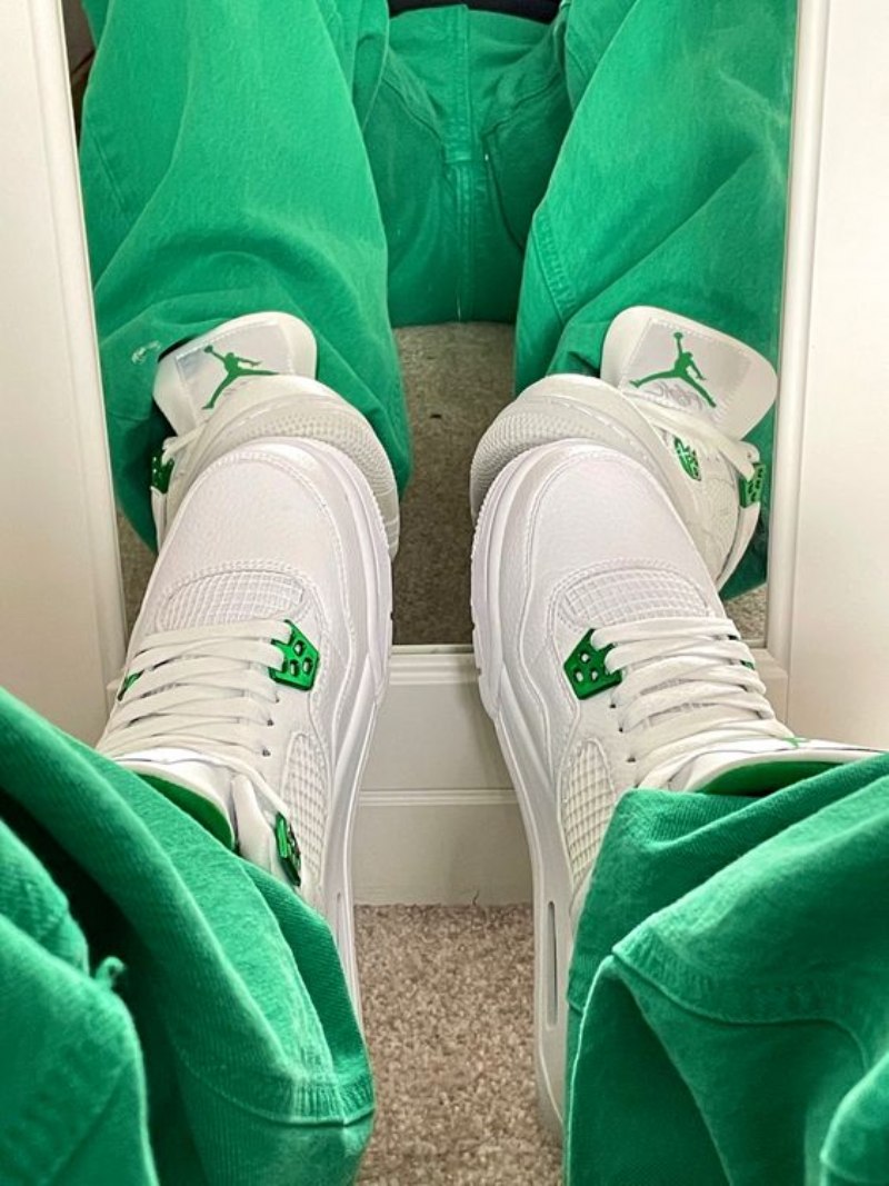 Air Jordan 4 Retro Metallivihreä