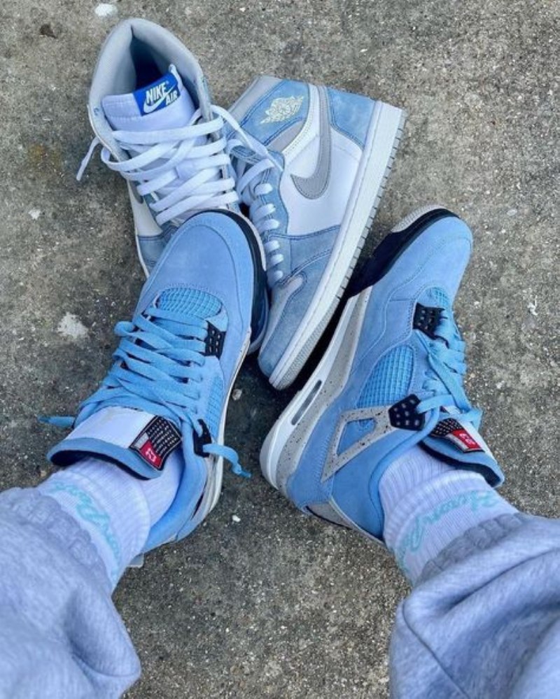 Air Jordan 4 Retro University Blue
