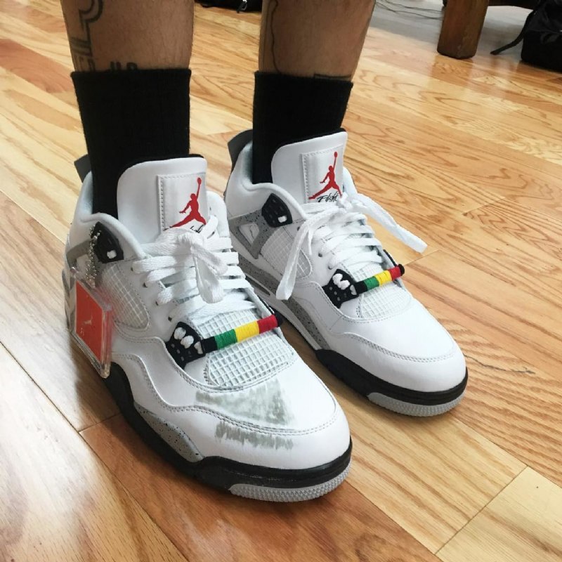 Air Jordan 4 Tee Oikein