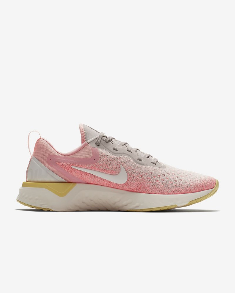 Juoksukengät Nike Naisten React Odyssey