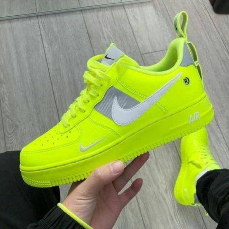 Nike Air Force 1 07 Lv8 Utility Volt