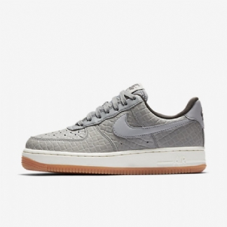 Nike Air Force 1 07 Premium Naisten