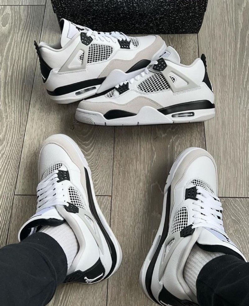 Nike Air Jordan 4 Military Black