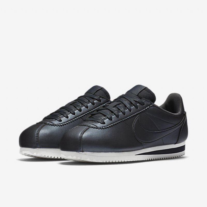 Nike Classic Cortez -nahkakengät Hematite Metallic Summit White
