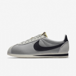 Nike Classic Cortez Nylon Aw -kengät