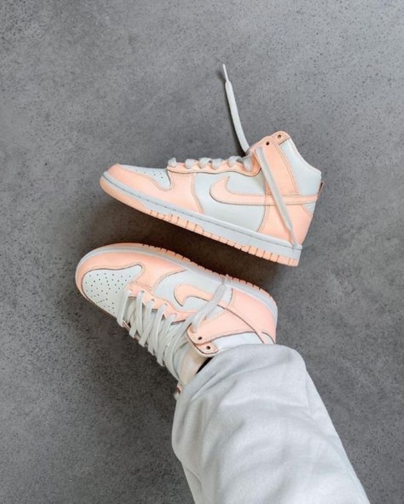 Nike Dunk High Crimson Tint