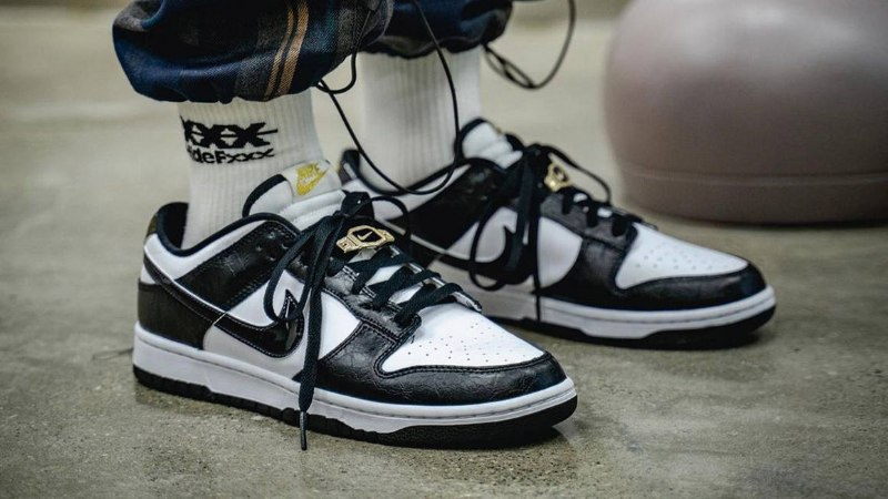 Nike Dunk Low World Champ