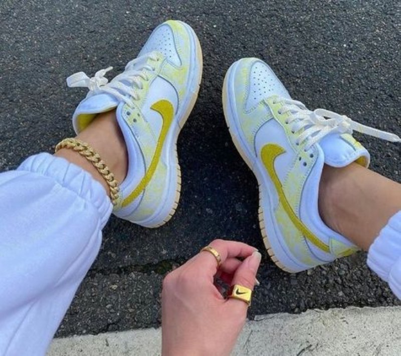 Nike Dunk Low Yellow Strike