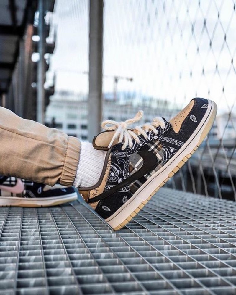 Nike Dunk Sb Low Travis Scott