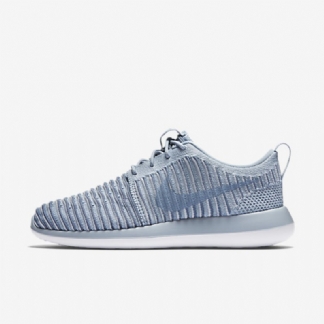 Nike Roshe Flyknit Kaksi Kenkiä