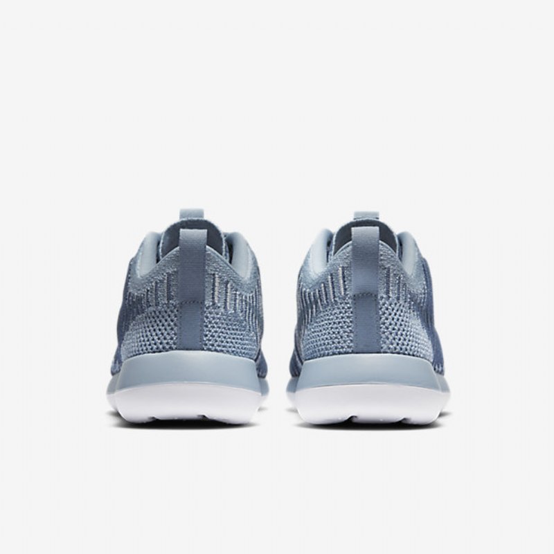 Nike Roshe Flyknit Kaksi Kenkiä