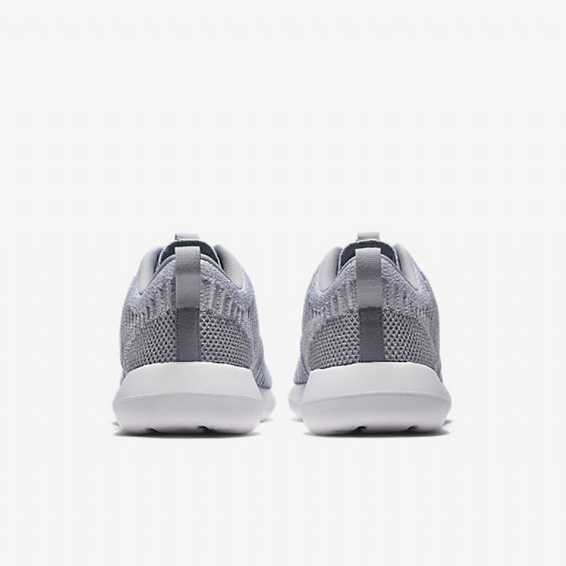 Nike Roshe Flyknit Kaksi Kenkiä