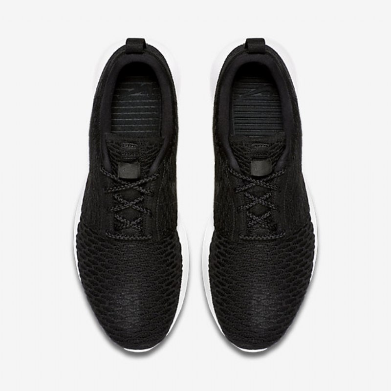 Nike Roshe Flyknit Miesten Mustavalkoinen