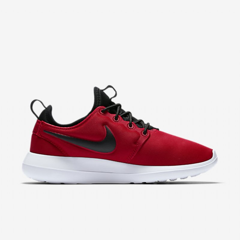 Nike Roshe Kaksi Kenkiä