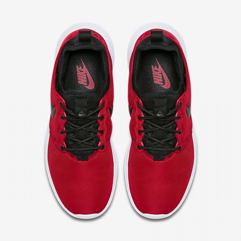 Nike Roshe Kaksi Kenkiä
