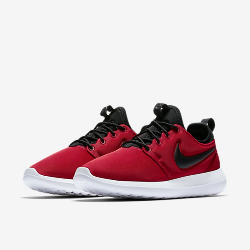 Nike Roshe Kaksi Kenkiä