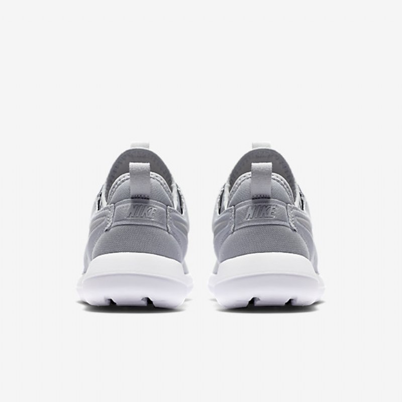 Nike Roshe Kaksi Kenkiä