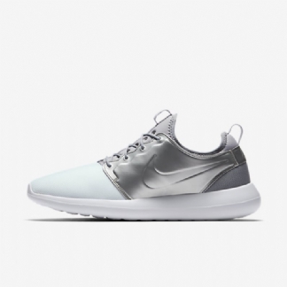 Nike Roshe Kaksi Kenkiä