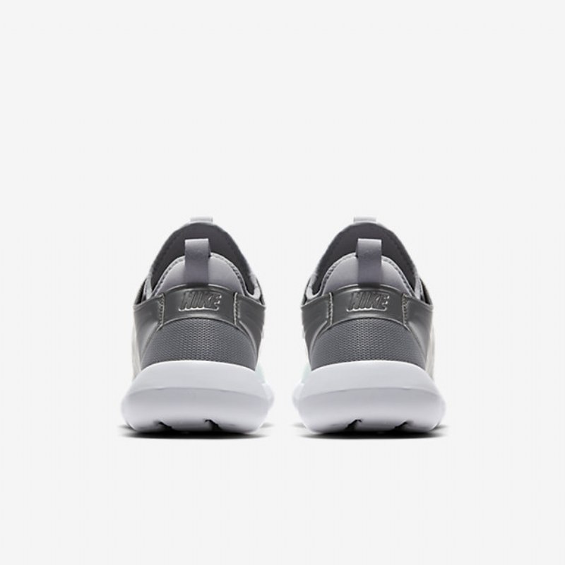 Nike Roshe Kaksi Kenkiä