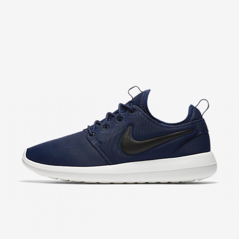 Nike Roshe Kaksi Kenkiä