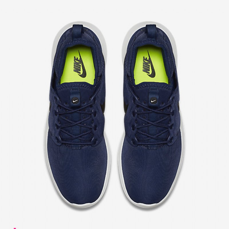 Nike Roshe Kaksi Kenkiä