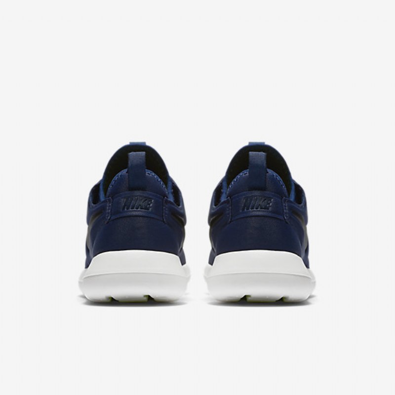 Nike Roshe Kaksi Kenkiä