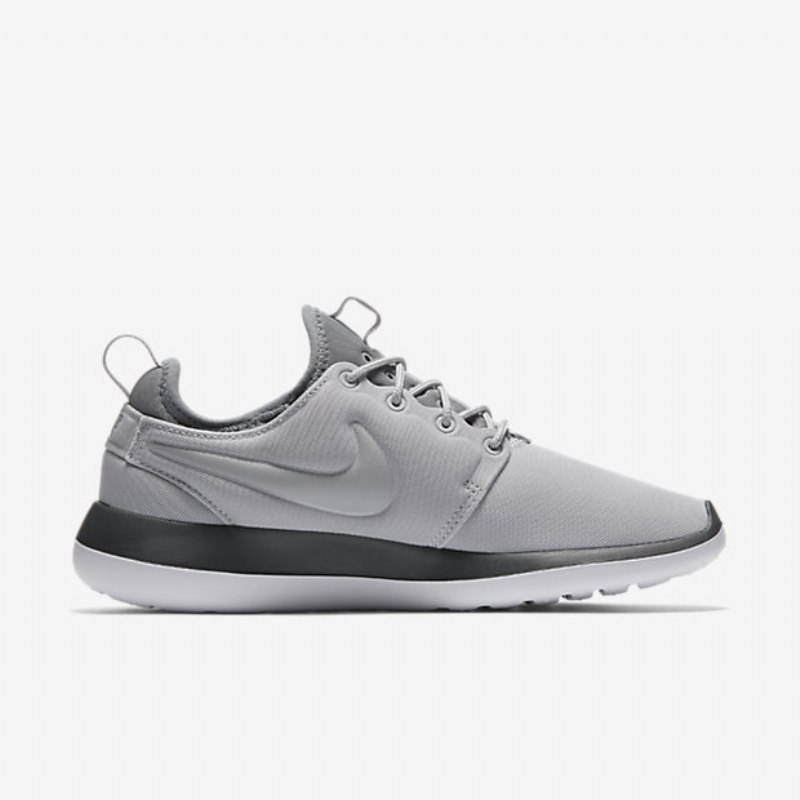 Nike Roshe Kaksi Kenkiä