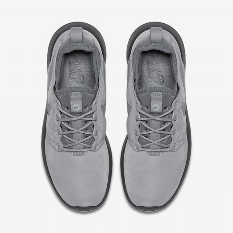 Nike Roshe Kaksi Kenkiä