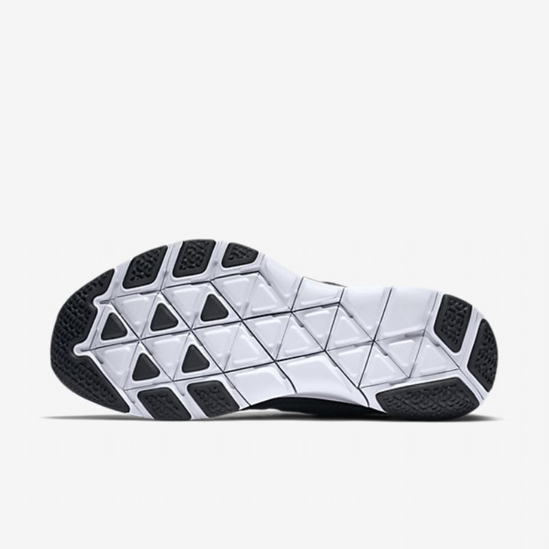 Treenikengät Nike Free Miesten Train Versatility Black White