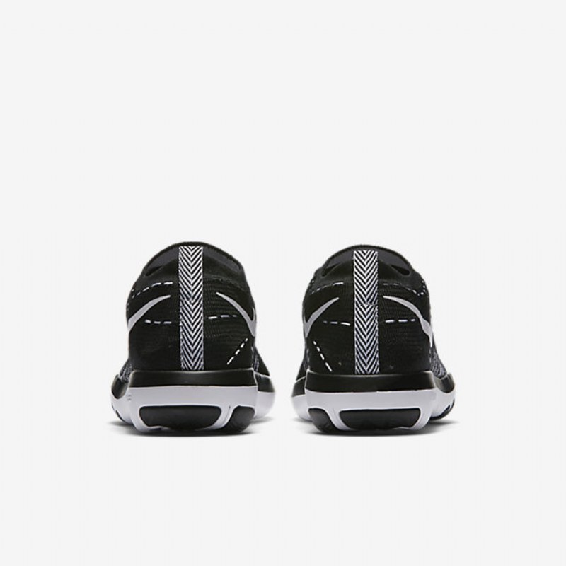 Treenikengät Nike Free Transform Flyknit Naisten Black White